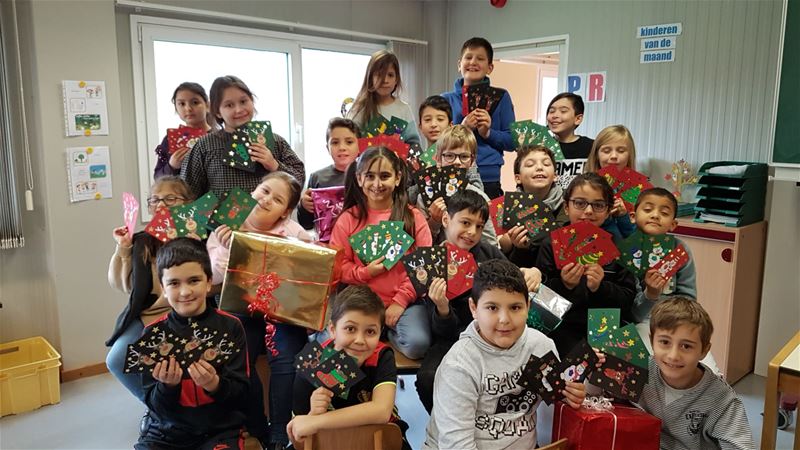 Leerlingen maken kaarten voor Berckenbosch