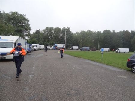 Massale politiecontrole bij start markt