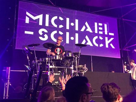 Michael Schack doet Highwayparty daveren