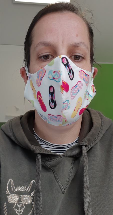 Mondmasker in vakantiestemming