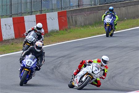 Motoren oefenen volop voor IDM-races