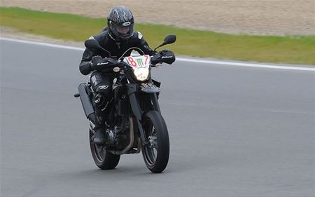 Motorracers palmen circuit in