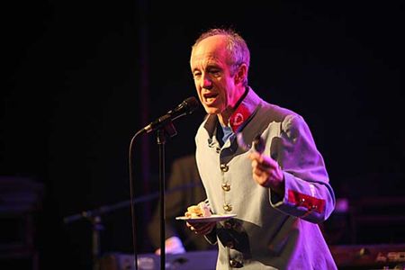 Muze brengt Raymond, Guido en Kris