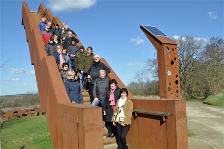 Neos op de zwevende toren