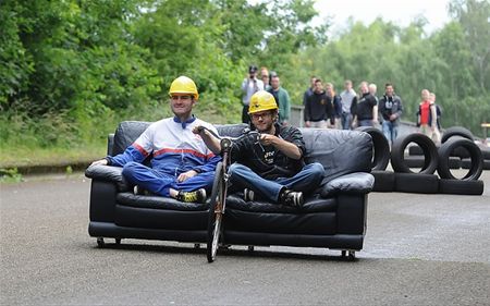 Net niet door de geluidsmuur ...
