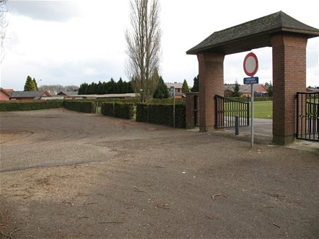Nieuwe parking bij kerkhof van Heusden