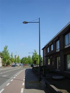 Nieuwe verlichtingspalen op Koerselsebaan
