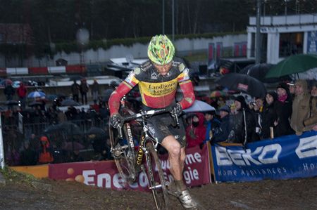 Nys wint veldritthriller