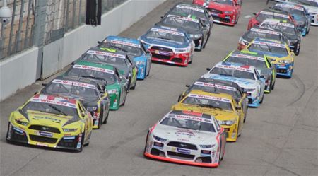 Ondertussen in de NASCAR ...