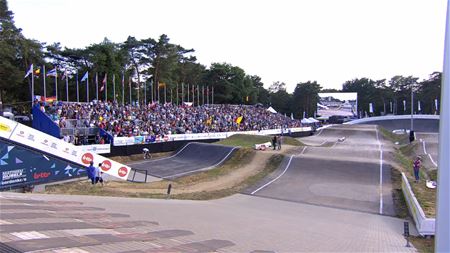 Op eerste wedstrijddag al volle tribunes