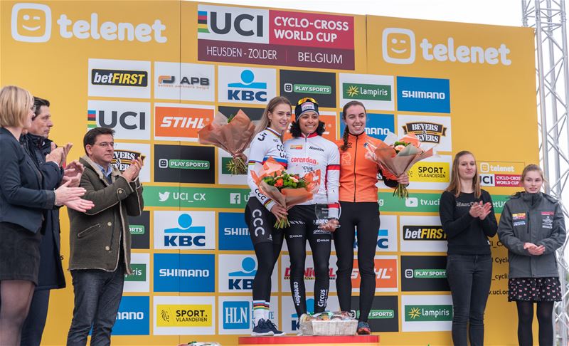 Oranje meer dan boven bij de dames