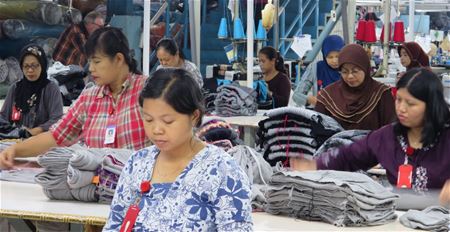 Over 'schone kleren' in Indonesië
