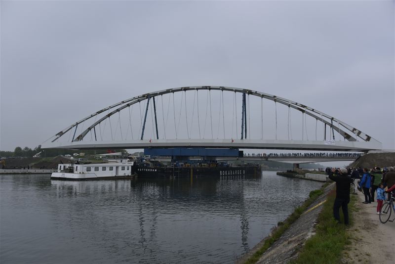 Plaatsing brug was toeristische attractie