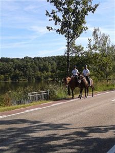 Politie patrouilleert te paard