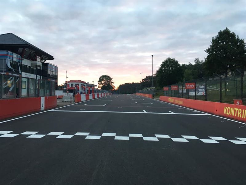 Renbaan op circuit oogt fris