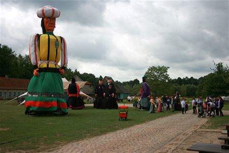 Reuzen oogsten veel bijval in Bokrijk