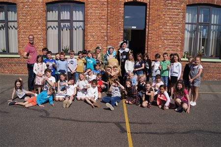 Reuzengilde verrast leerlingen van Bolderberg