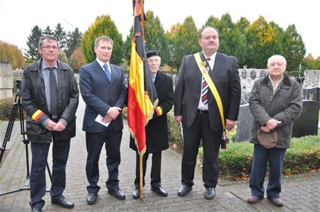 Russische delegatie op kerkhof Zolder