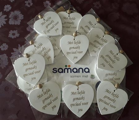 Samana blijft contact houden