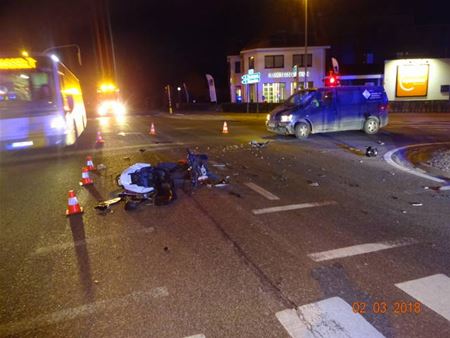 Scooterbestuurder gewond bij botsing