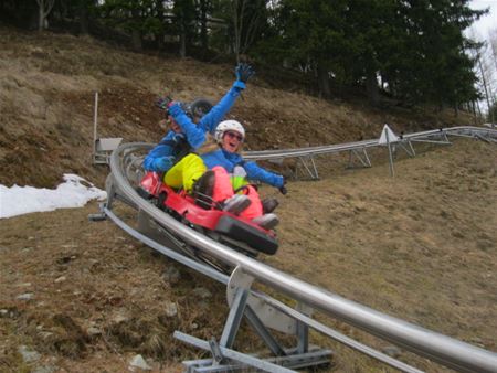 SFC op skireis (4): Rodelen is ook leuk