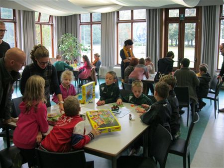 Spelen en proberen op spelletjesbeurs
