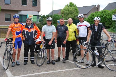 Sportieve flikken op de fiets