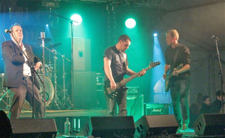 Stevige affiche op Night of the Locals