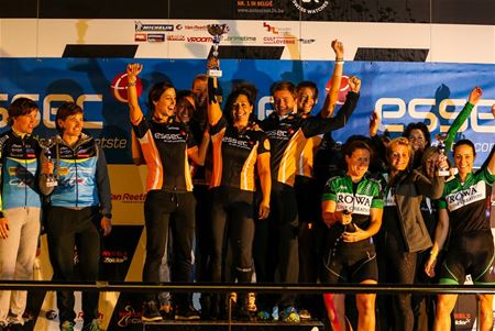 Straffe dames doen amper onder voor de heren