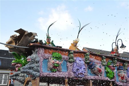 Succesvolle jubileumstoet van De Slamridders