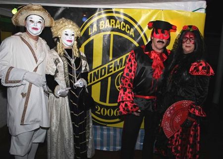 Swingend carnaval in La Baracca