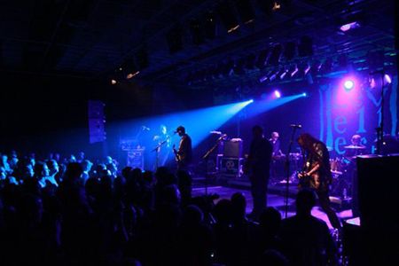 The Levellers doen Muze ontploffen