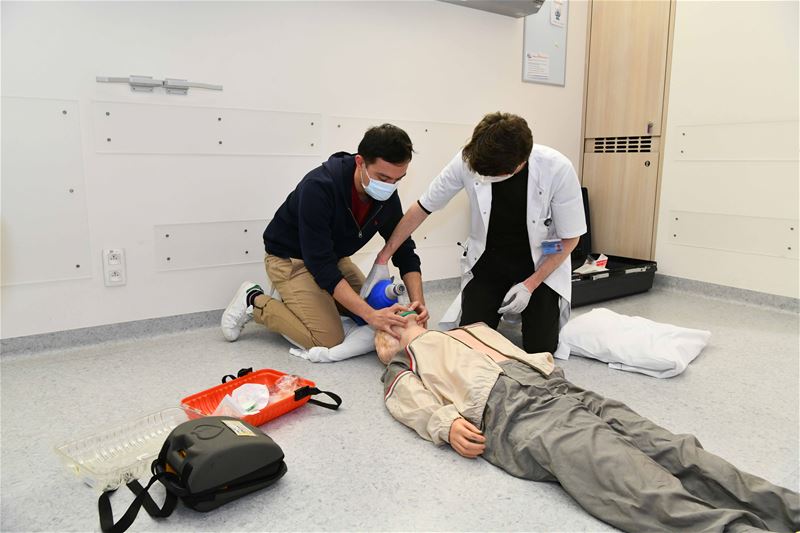 Toekomstige dokters oefenen in het ziekenhuis