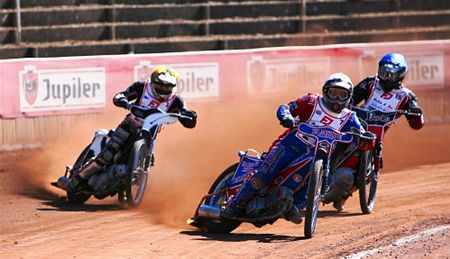 Topspektakel op speedwaypiste