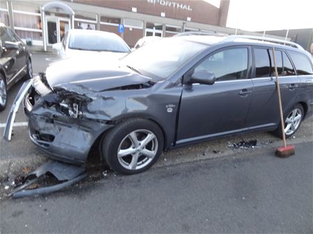 Veel schade, geen gewonden bij botsing