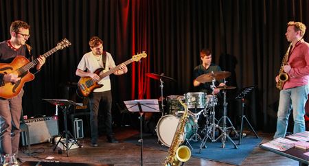 Verrassende bewerkingen van standards