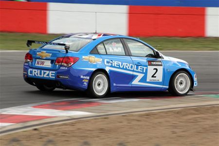 Volledig Chevrolet-podium in eerste race