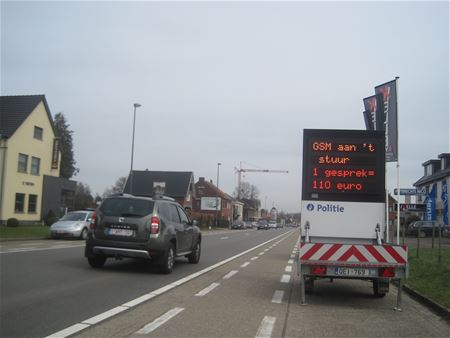 Volop gsm'en aan het stuur