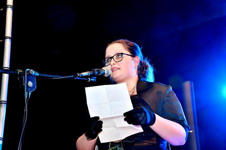 Volop sfeer op bal van De Feestknallers