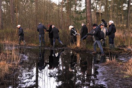 Voor dag en dauw op wandel in de natuur