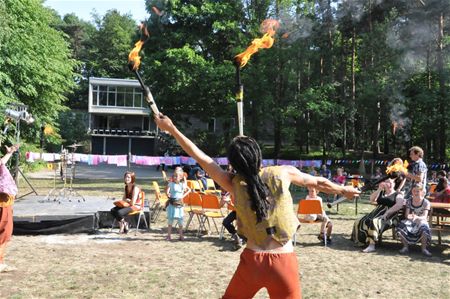Vuur en Latino muziek drijven temperatuur op