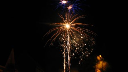 Vuurwerk kleurt Heusdense lucht