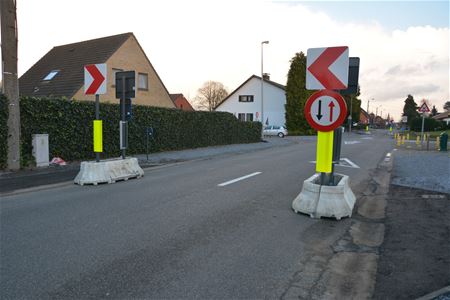 Wegversmallingen voor veiliger kruispunt