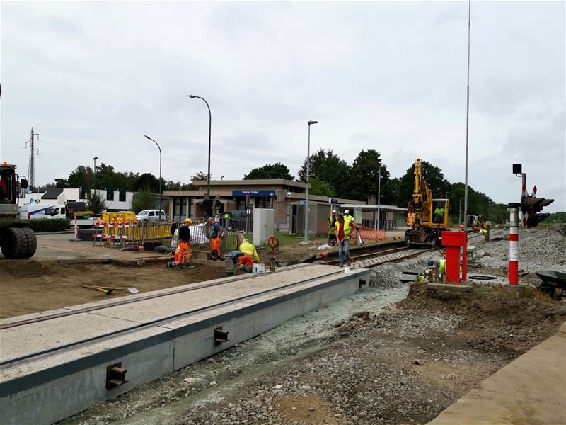 Werken aan spooroverweg Zolder vorderen