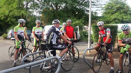 Wielerclubs op pad in Eversel