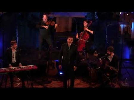 Zo klonk Yevgueni in de kerk