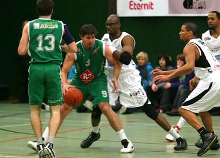 Zolder weert zich tegen sterke landskampioen