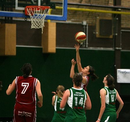 Zolderse dames plooien in verlengingen