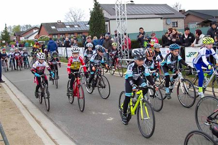 Zondag 7 wielerkoersen in Eversel