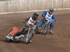 Zondag speedway op Helzold